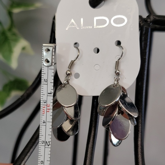 SALE!!💕Super Cute Aldo Cluster Earrings - Picture 3 of 3